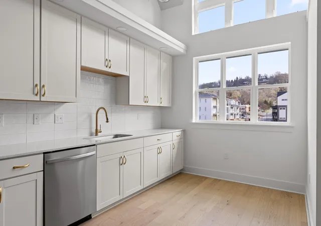 Photo 3 of Condo for sale at 1800 S Watkins Street, Chattanooga, TN 37404 | MLS# 3519357 | Listing updated on 2026-10-08