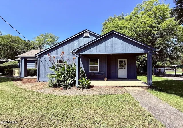 Photo 3 of Sale Pending at 528 N College St, Madisonville, TN 37354 | MLS# 3510030 | Listing updated on 2026-09-11