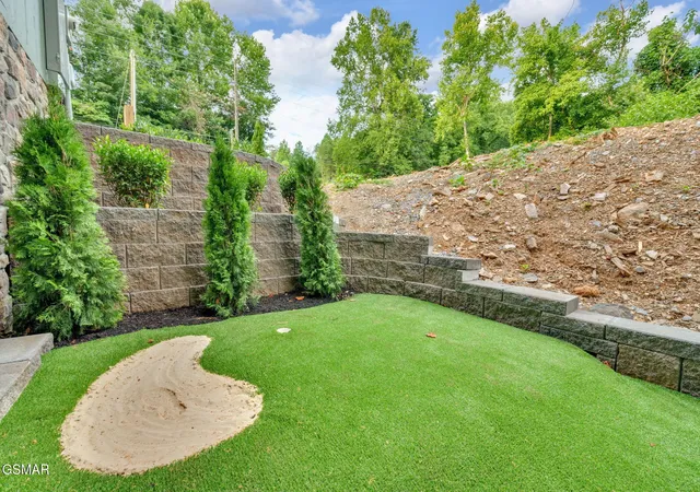 Photo 3 of Single family home for sale at 3219 Old Mountain Rd, Sevierville, TN 37876 | MLS# 3591785 | Listing updated on 2026-10-06
