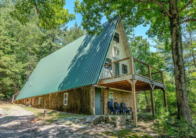 Photo 2 of Single family home for sale at 1146 Pine Mountain Rd, Sevierville, TN 37862 | MLS# 3591787 | Listing updated on 2026-09-21