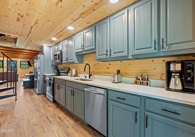 Photo 3 of Single family home for sale at 1146 Pine Mountain Rd, Sevierville, TN 37862 | MLS# 3591787 | Listing updated on 2026-09-21