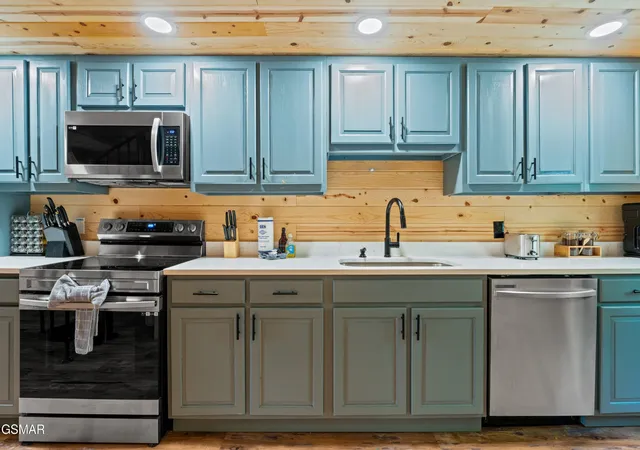 Photo 4 of Single family home for sale at 1146 Pine Mountain Rd, Sevierville, TN 37862 | MLS# 3591787 | Listing updated on 2026-09-21