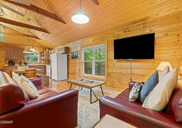 Photo 4 of Single family home for sale at 612 Magic Kingdom Ln, Sevierville, TN 37876 | MLS# 3591788 | Listing updated on 2026-09-14