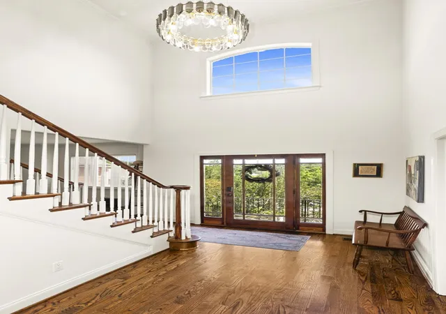Photo 2 of Single family home for sale at 108 Hunters Rn, Nashville, TN 37209 | MLS# 3527043 | Listing updated on 2026-09-15