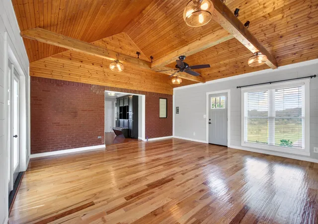 Photo 3 of Single family home for sale at 254 Sherwood Forest Rd, Livingston, TN 38570 | MLS# 3511101 | Listing updated on 2026-09-14