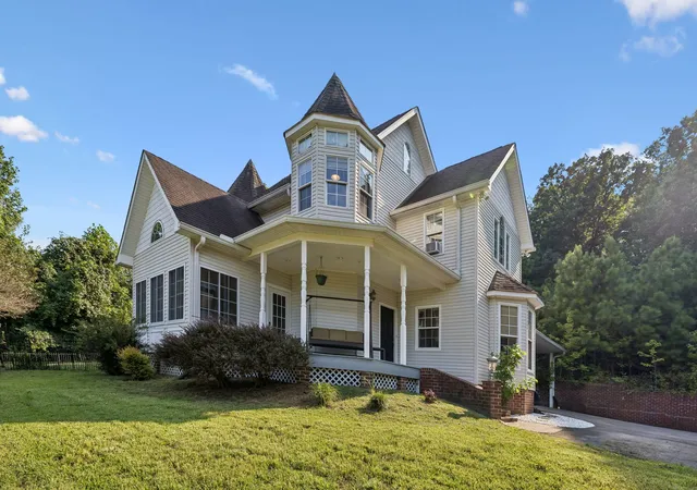 Photo 1 of Single family home for sale at 206 Collier Ave, Waverly, TN 37185 | MLS# 3510623 | Listing updated on 2026-09-08