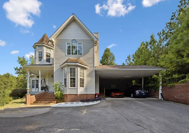 Photo 2 of Single family home for sale at 206 Collier Ave, Waverly, TN 37185 | MLS# 3510623 | Listing updated on 2026-09-08