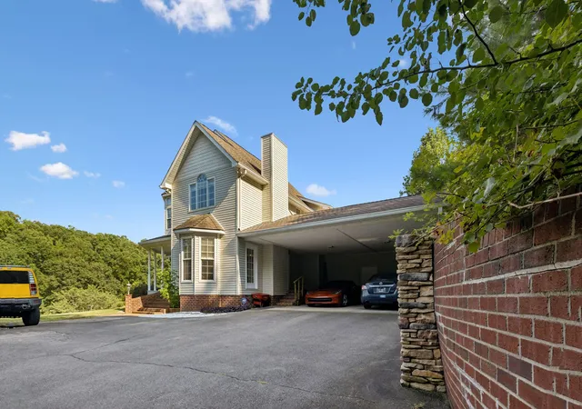 Photo 3 of Single family home for sale at 206 Collier Ave, Waverly, TN 37185 | MLS# 3510623 | Listing updated on 2026-09-08