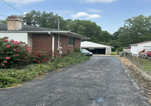 Photo 4 of Single family home for sale at 503 Bismark Dr, Nashville, TN 37210 | MLS# 3511056 | Listing updated on 2026-09-15