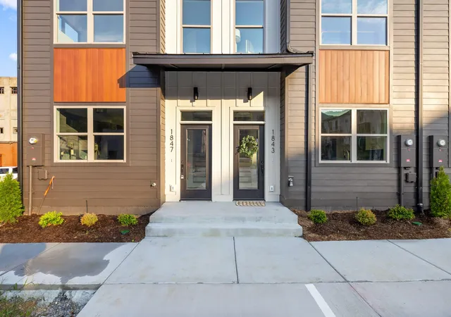 Photo 3 of Townhouse for sale at 1843 Coosa Way, Chattanooga, TN 37404 | MLS# 3510711 | Listing updated on 2026-09-11