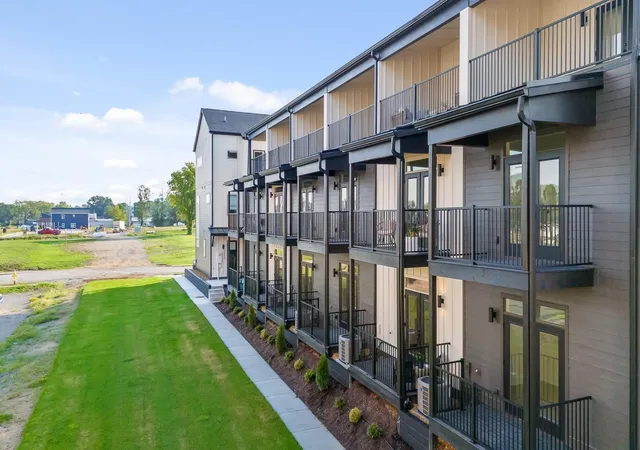 Photo 4 of Townhouse for sale at 1843 Coosa Way, Chattanooga, TN 37404 | MLS# 3510711 | Listing updated on 2026-09-11