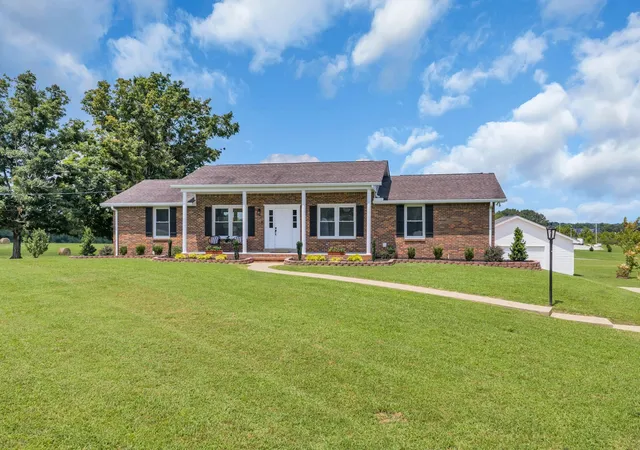 Photo 3 of Single family home for sale at 2151 Abiff Rd, Burns, TN 37029 | MLS# 3512464 | Listing updated on 2026-09-14