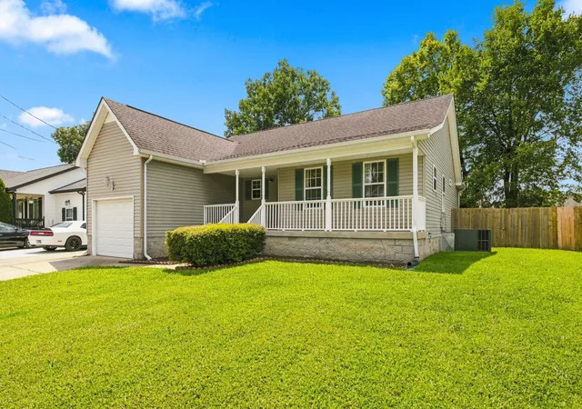 Photo 3 of Single family home for sale at 1420 Laurel Oak Dr, Antioch, TN 37013 | MLS# 3513596 | Listing updated on 2026-09-27