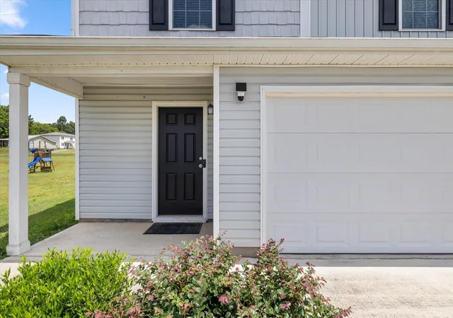 Photo 2 of Single family home for sale at 324 Middleton Ct, Chatsworth, GA 30705 | MLS# 3510937 | Listing updated on 2026-10-30