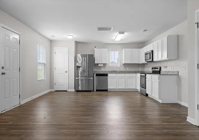 Photo 4 of Single family home for sale at 324 Middleton Ct, Chatsworth, GA 30705 | MLS# 3510937 | Listing updated on 2026-10-30