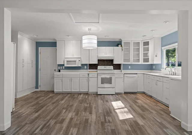 Photo 3 of Sale Pending at 709 James Ave, Chattanooga, TN 37421 | MLS# 3512405 | Listing updated on 2026-09-11