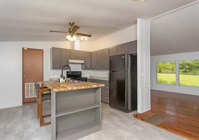 Photo 2 of Manufactured home for sale at 316 Len Mar Rd, Spring City, TN 37381 | MLS# 3512459 | Listing updated on 2026-09-15