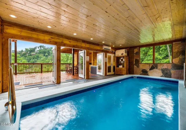 Photo 2 of Single family home for sale at 720 Pinecrest Dr, Gatlinburg, TN 37738 | MLS# 3591793 | Listing updated on 2026-09-14