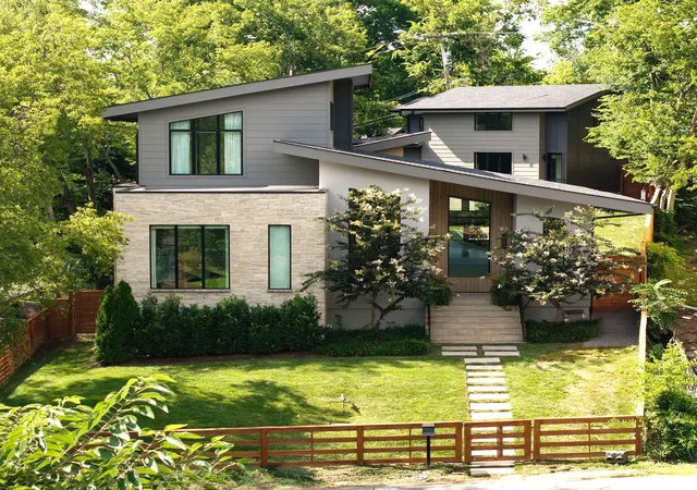 Photo 1 of Single family home for sale at 1504 Sevier Ct, Nashville, TN 37206 | MLS# 3518832 | Listing updated on 2026-09-14