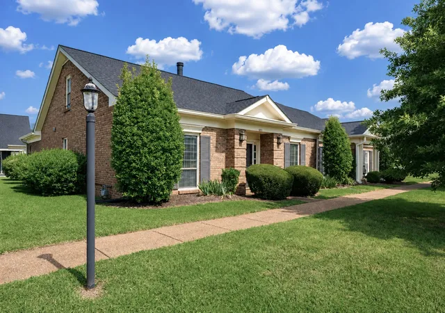 Listing Photo 2 - Condo for sale in building located at 1211 General George Patton Rd, Nashville, TN 37221