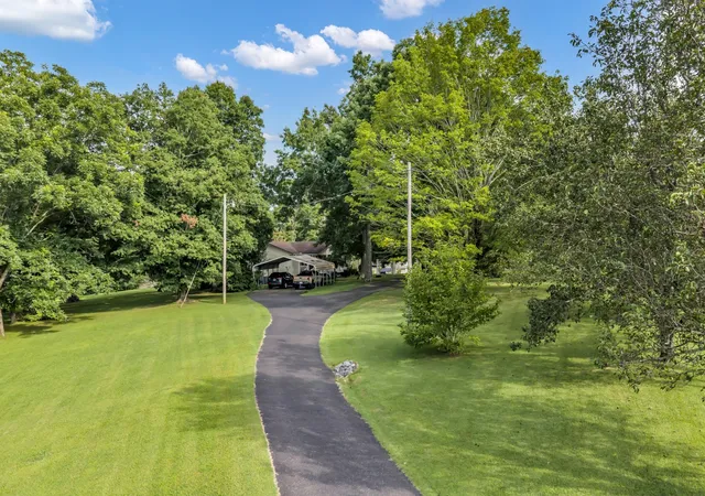 Photo 4 of Single family home for sale at 2815 Spencer Ml Rd, Bon Aqua, TN 37025 | MLS# 3512492 | Listing updated on 2026-09-14