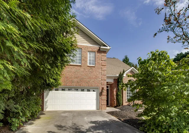 Photo 2 of Single family home for sale at 8511 King Arthur Ln, Knoxville, TN 37923 | MLS# 3512508 | Listing updated on 2026-09-11