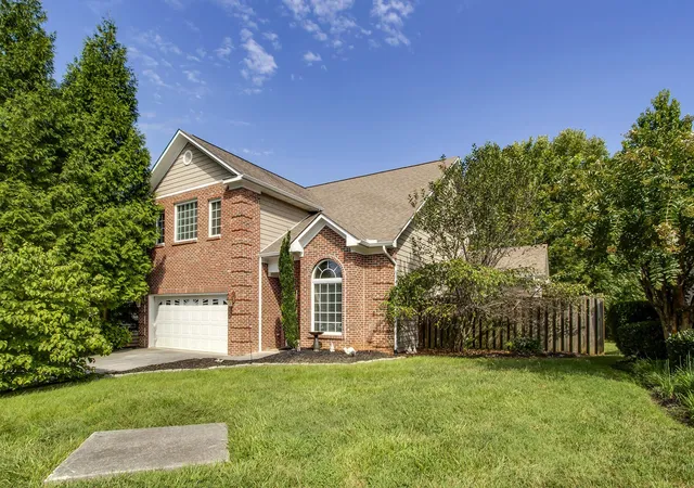 Photo 3 of Single family home for sale at 8511 King Arthur Ln, Knoxville, TN 37923 | MLS# 3512508 | Listing updated on 2026-09-11