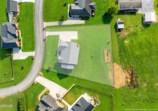 Photo 4 of Sale Pending at 1429 Alum Cave Cvs, Sevierville, TN 37862 | MLS# 3544643 | Listing updated on 2026-09-11