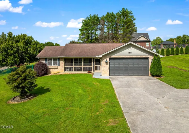 Photo 1 of Single family home for sale at 1301 Snappwood Dr, Sevierville, TN 37862 | MLS# 3544658 | Listing updated on 2026-09-11
