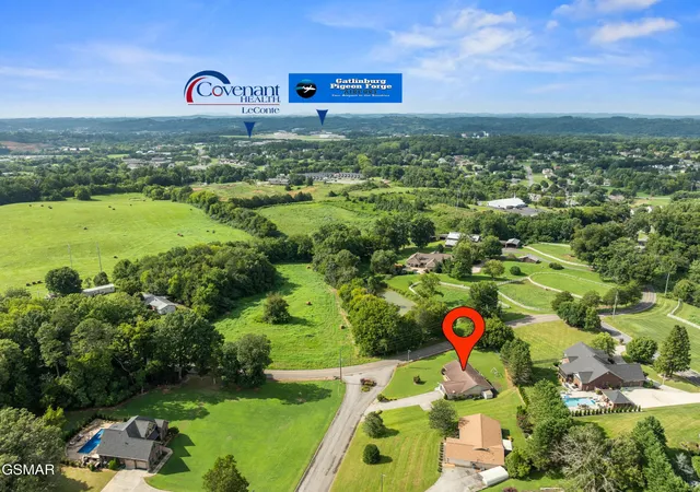 Photo 4 of Single family home for sale at 1301 Snappwood Dr, Sevierville, TN 37862 | MLS# 3544658 | Listing updated on 2026-09-11
