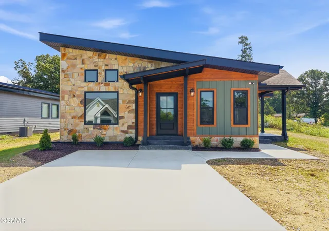 Photo 1 of Single family home for sale at 203 Granite Dr, Sevierville, TN 37876 | MLS# 3512537 | Listing updated on 2026-10-16