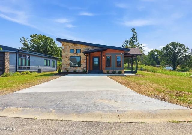 Photo 1 of Single family home for sale at 203 Granite Dr, Sevierville, TN 37876 | MLS# 3512537 | Listing updated on 2026-10-16