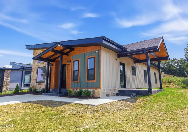 Photo 2 of Single family home for sale at 203 Granite Dr, Sevierville, TN 37876 | MLS# 3512537 | Listing updated on 2026-10-16