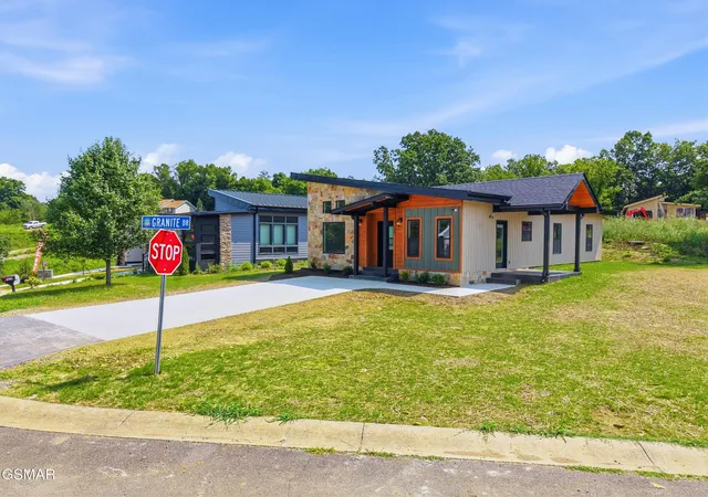 Photo 3 of Single family home for sale at 203 Granite Dr, Sevierville, TN 37876 | MLS# 3512537 | Listing updated on 2026-10-16