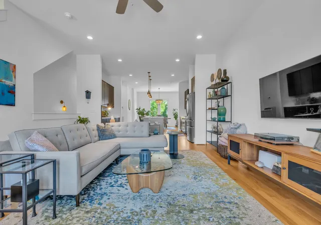 Photo 4 of Townhouse for sale at 1614c 4th Avenue N, Nashville, TN 37208 | MLS# 3513675 | Listing updated on 2026-10-06