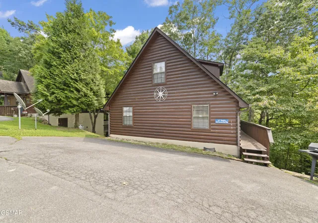 Photo 1 of Single family home for sale at 1656 Racoon Den Way, Sevierville, TN 37862 | MLS# 3512558 | Listing updated on 2026-09-11
