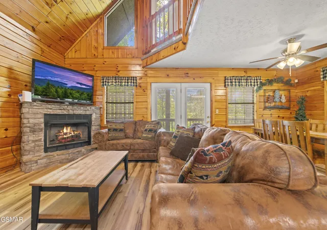 Photo 3 of Single family home for sale at 1656 Racoon Den Way, Sevierville, TN 37862 | MLS# 3512558 | Listing updated on 2026-09-11