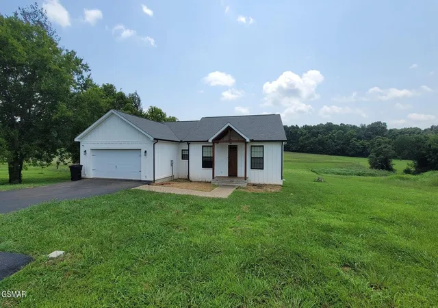 Photo 2 of Single family home for sale at 707 W Old A J Hwy, New Market, TN 37820 | MLS# 3512680 | Listing updated on 2026-09-14