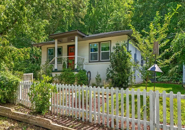 Photo 1 of Single family home for sale at 4504 Balcomb St, Chattanooga, TN 37409 | MLS# 3512736 | Listing updated on 2026-09-11
