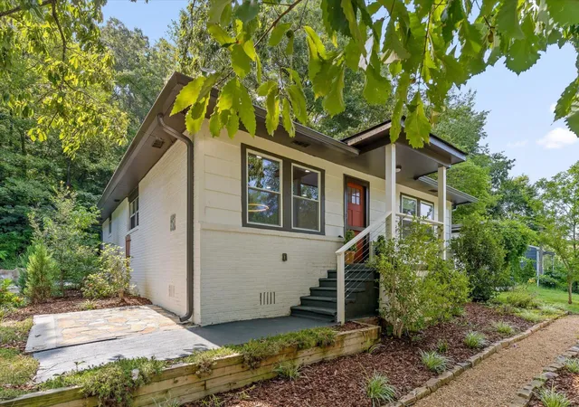 Photo 3 of Single family home for sale at 4504 Balcomb St, Chattanooga, TN 37409 | MLS# 3512736 | Listing updated on 2026-09-11