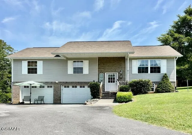 Photo 1 of Single family home for sale at 2535 Grotto Ln, Sevierville, TN 37876 | MLS# 3512753 | Listing updated on 2026-10-02