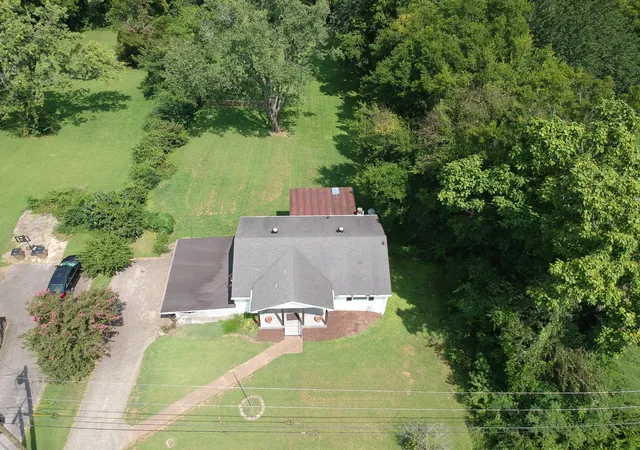 Photo 3 of Single family home for sale at 437 Cornish Dr, Nashville, TN 37207 | MLS# 3512853 | Listing updated on 2026-09-12