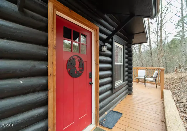 Photo 4 of Sale Pending at 1065 Shell Mountain Rd, Sevierville, TN 37876 | MLS# 3530338 | Listing updated on 2026-09-24