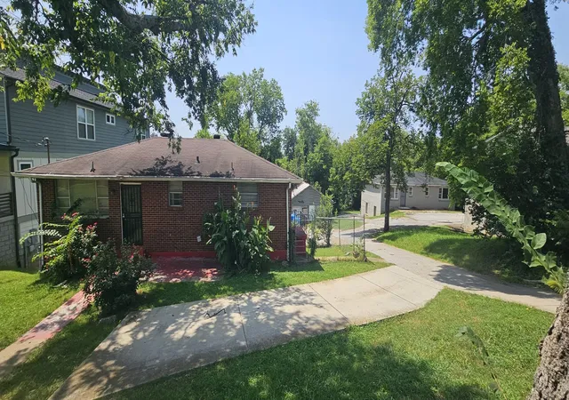Photo 2 of Single family home for sale at 3223 Lincoln Ave, Nashville, TN 37218 | MLS# 3513650 | Listing updated on 2026-09-11