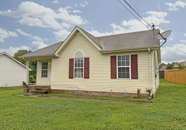 Photo 3 of Single family home for sale at 1613 Hannibal Dr, Oak Grove, KY 42262 | MLS# 3514176 | Listing updated on 2026-09-23