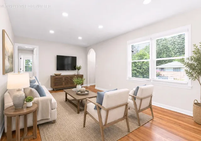 Photo 3 of Single family home for sale at 204 Waheela Dr, Chattanooga, TN 37404 | MLS# 3513276 | Listing updated on 2026-09-23