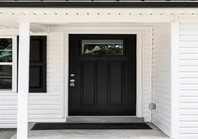 Photo 2 of Single family home for sale at 112 Clinton St, Russellville, KY 42276 | MLS# 3513743 | Listing updated on 2026-09-23