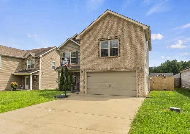 Photo 3 of Single family home for sale at 1200 Gentry Dr, Clarksville, TN 37043 | MLS# 3513564 | Listing updated on 2026-09-11