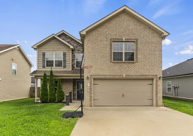 Photo 3 of Single family home for sale at 1200 Gentry Dr, Clarksville, TN 37043 | MLS# 3513564 | Listing updated on 2026-09-11