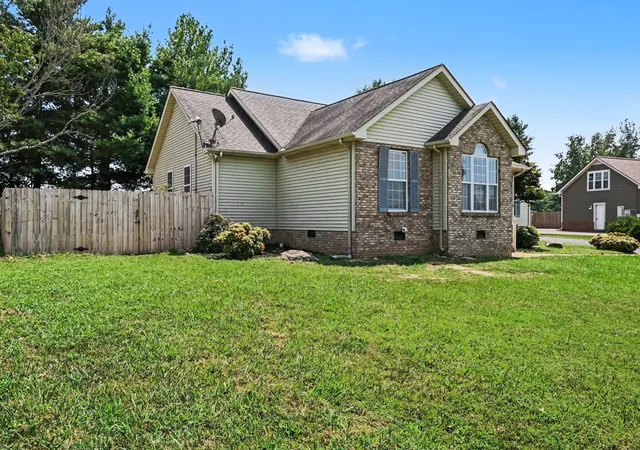 Photo 2 of Single family home for sale at 106 Dawn Ct, White House, TN 37188 | MLS# 3528078 | Listing updated on 2026-10-02